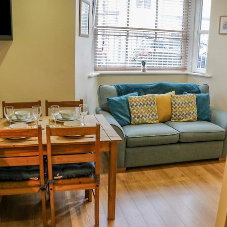 Apartment 6 Whitby Bagian luar foto