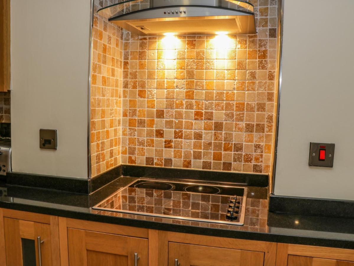 Apartment 6 Whitby Bagian luar foto