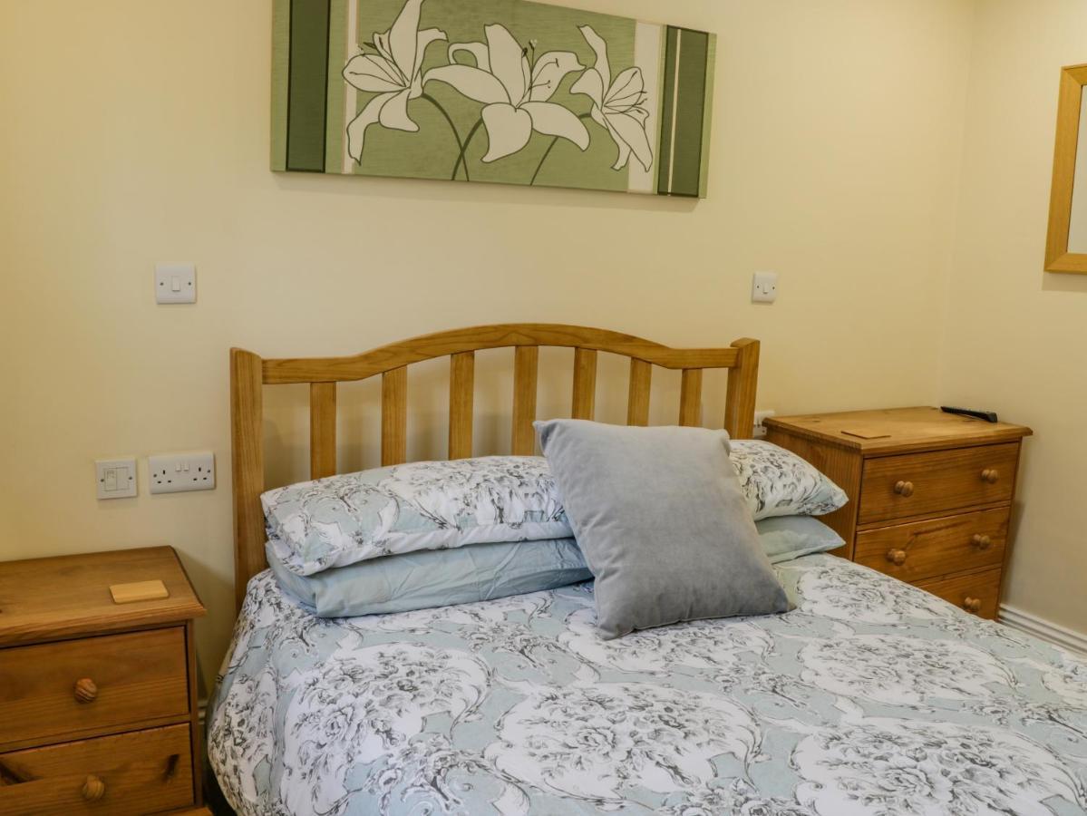 Apartment 6 Whitby Bagian luar foto