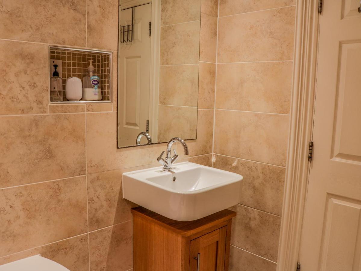 Apartment 6 Whitby Bagian luar foto