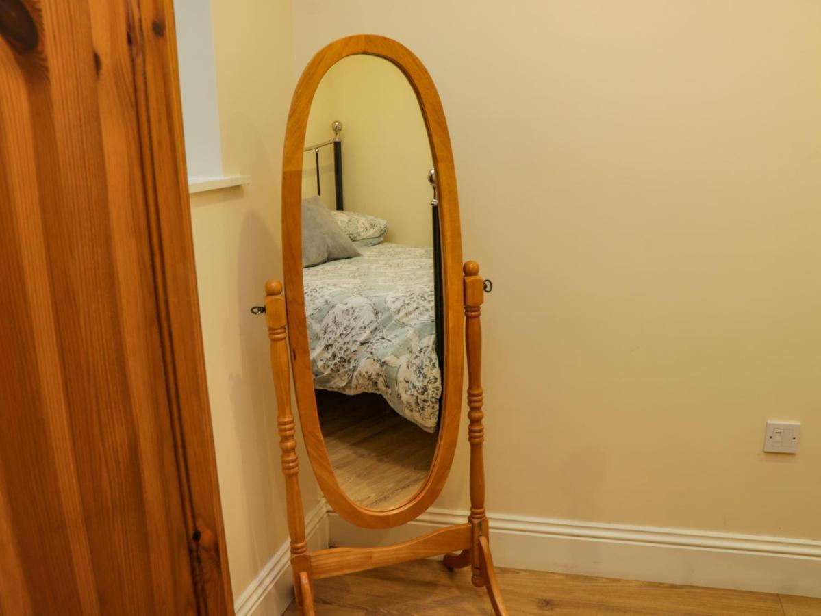 Apartment 6 Whitby Bagian luar foto
