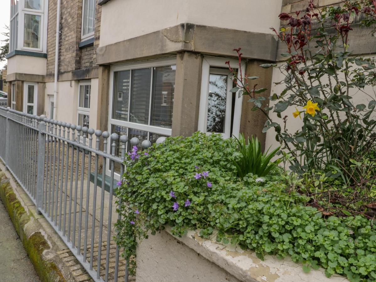 Apartment 6 Whitby Bagian luar foto